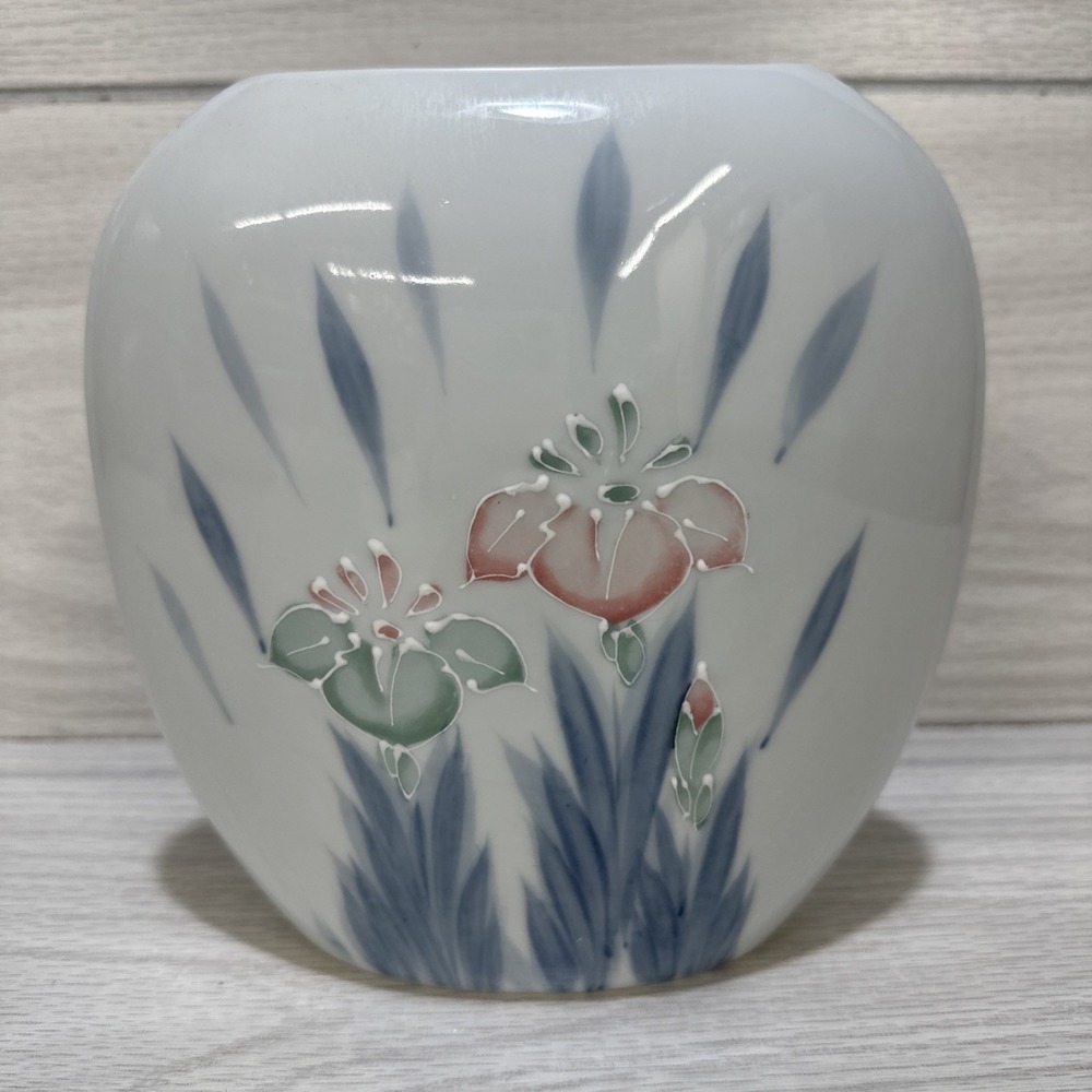 Floral Pillow‎ Vase Japan Embossed Flower Pink Green Blue Design 7.25 x 7 x 3"